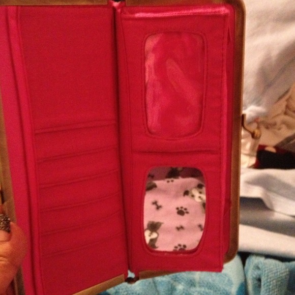 Wallet !!:) - Picture 2 of 3