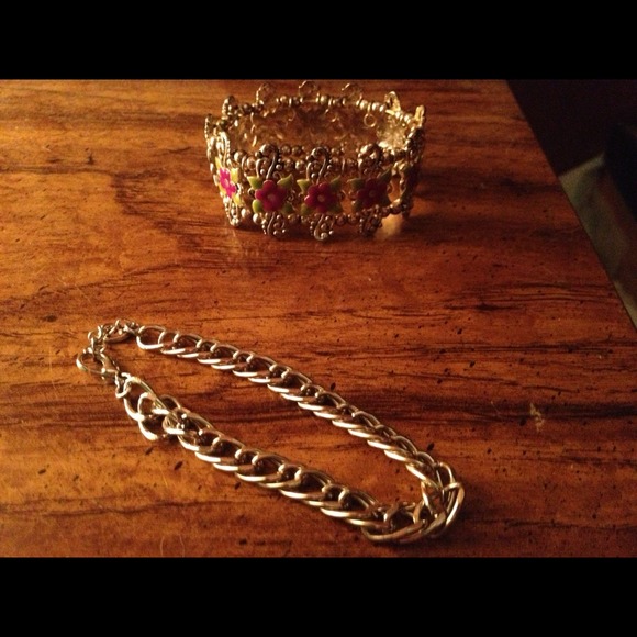 Vintage looking bracelet bundle! - Picture 3 of 3