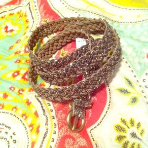 Size (M) Gold sparkle belt supper cute never worn