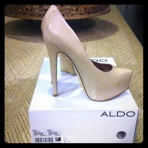 Sexy nude pointed toe ALDO pump