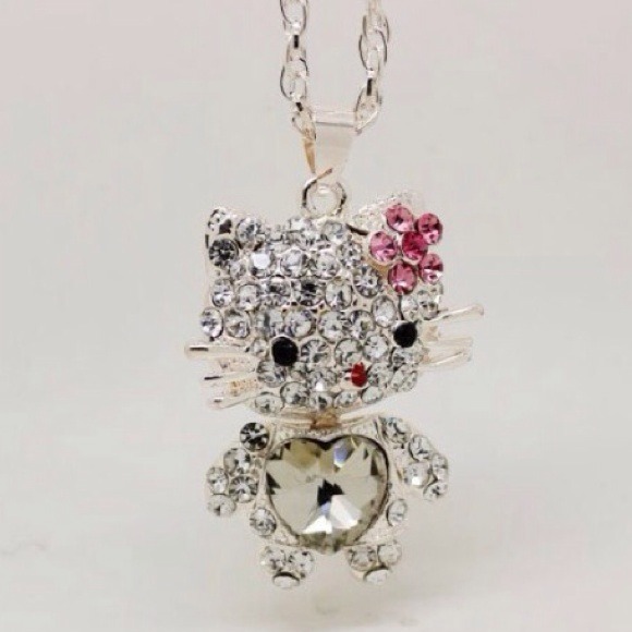 STUNNING HELLO KITTY CRYSTAL NECKLACE