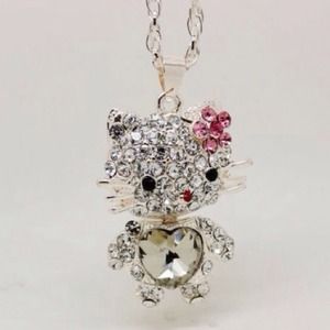 STUNNING HELLO KITTY CRYSTAL NECKLACE