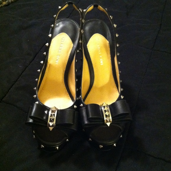 Gianni Bini Bows & Spikes