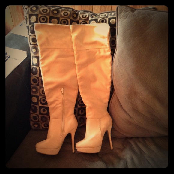 Beige suede boots