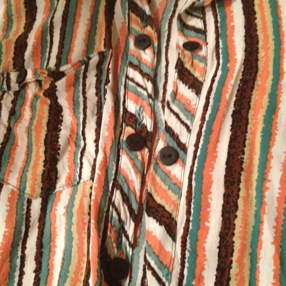 Thin button up - Picture 4 of 4