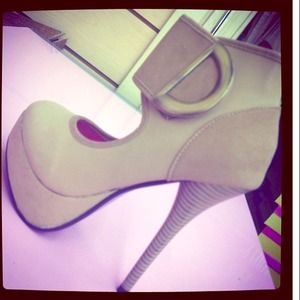 ❌SOLD❌ Platform nude heels