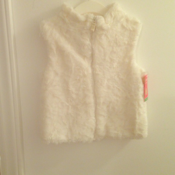 Girls Carter's cream fur vest (Brand New)