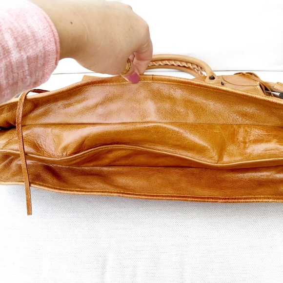 ⛔️SOLD⛔️Balenciaga Mid-Afternoon Tote - Picture 2 of 4