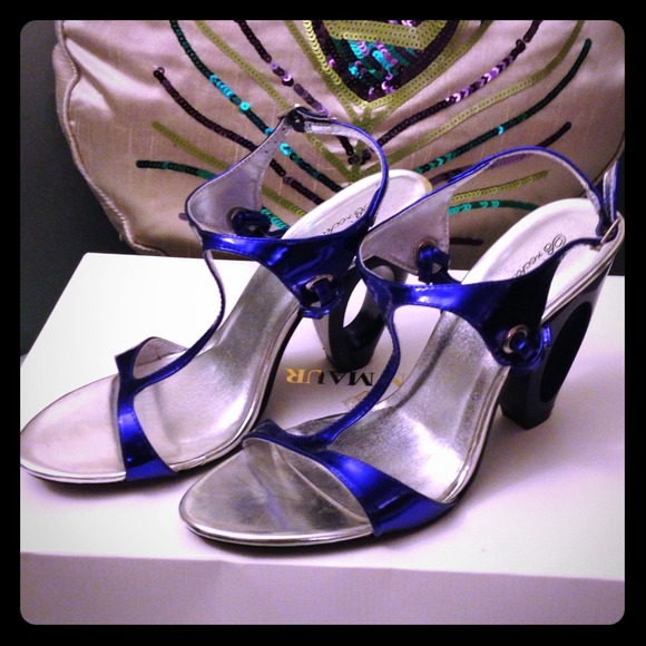 Royal blue patent sandals with structured heels