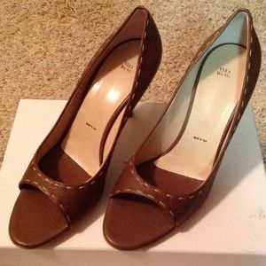 Vera Wang Chocolate Peep Toe Heels! Size 8.5