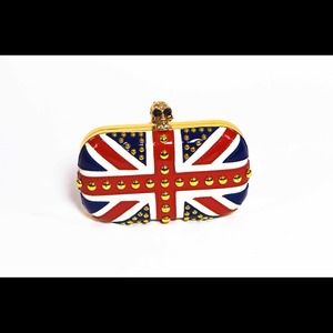 Union Jack skull clutch
