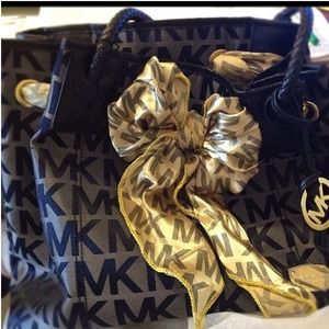 Michael Kors blue & gold purse!