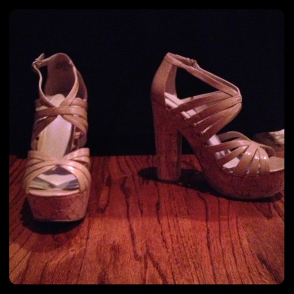 Nine West beige heels
