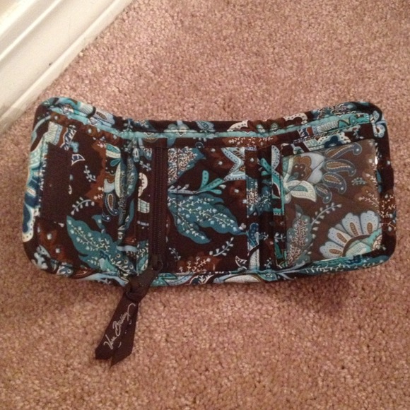 ❌Sold❌Vera Bradley wallet - Picture 2 of 2