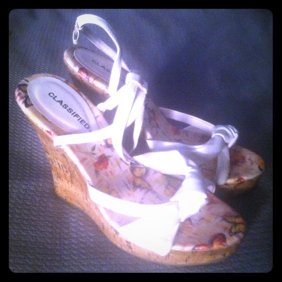 Shoes - Wedge white ankle toe sandals