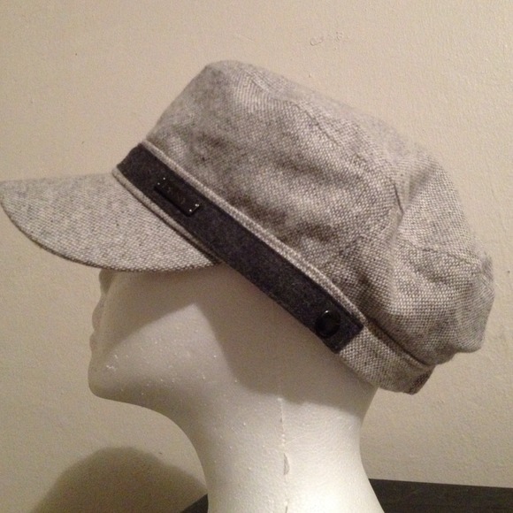 DKNY Hay