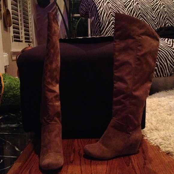 Brown tan boots