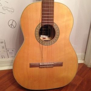 Brown guitar used