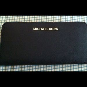 Michael Kors patent black leather zip wallet