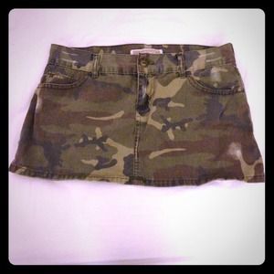**SOLD** Zara camo skirt