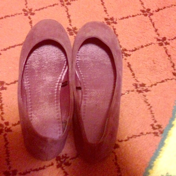 🚫Traded🚫 American Eagle Suede Maroon Flats