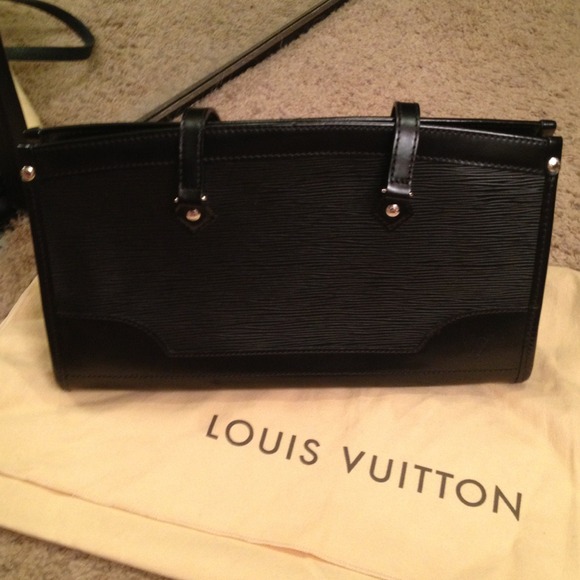 👏Sold Locally👏 Louis Vuitton Black Epi Madeleine