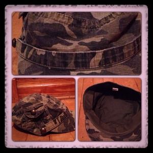 ***RESERVED FOR @sisigon*** Camo hat