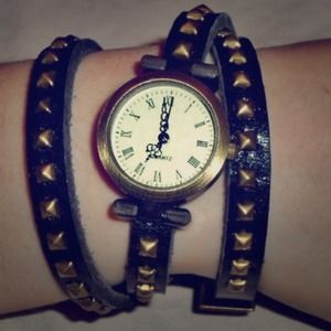 💢SOLD💢New black leather studded watch