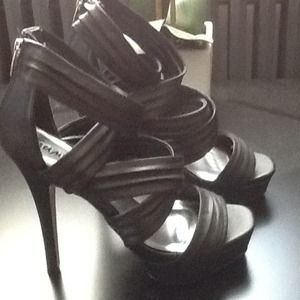 Bumper platform sandals