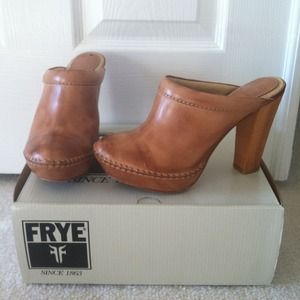 Frye Clogs- RESERVED!
