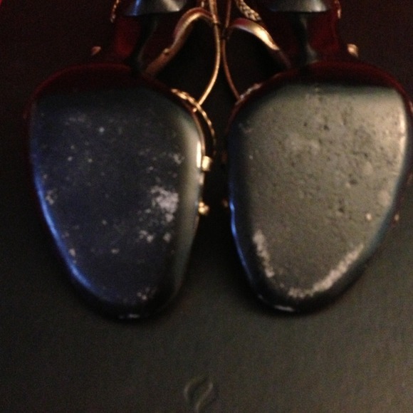 CLOSET CLOSED - Picture 2 of 4