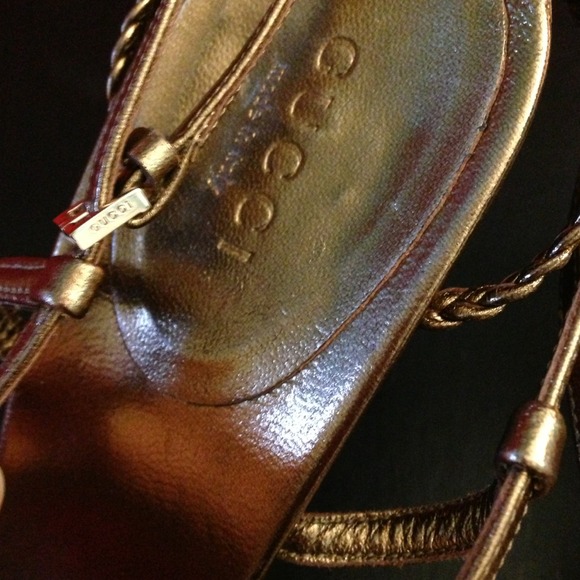 CLOSET CLOSED - Picture 4 of 4