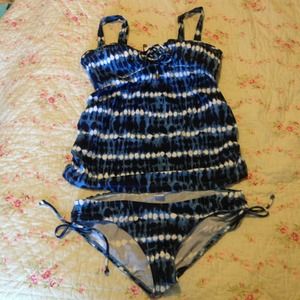🚫SOLD🚫Motherhood tankini tye-dye  swim suit