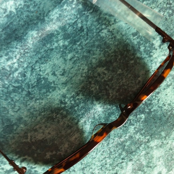 Converse tournament tortoise sunglasses NWOT - Picture 3 of 4