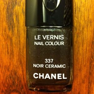 Bundle of 2 CHANEL nail polishes