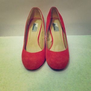 Worn only once, in great condition.