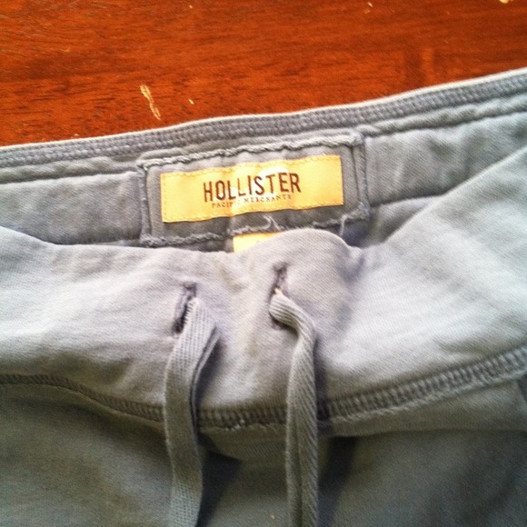 Hollister skirt - Picture 2 of 3