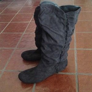 New black boots