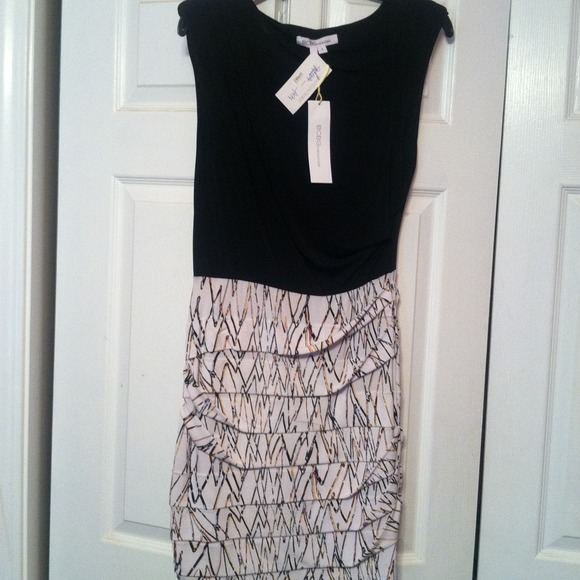 💞REDUCED💞 BCBG generation black and white dress