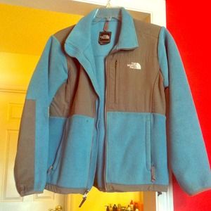 SOLD!! North face jacket