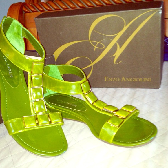 Spring green leather sandals by Enzo Angiolini