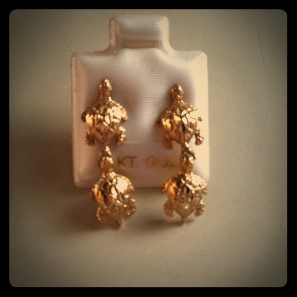 14k yellow gold turtle earrings.