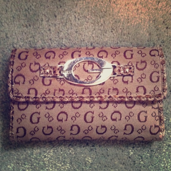 Guess Wallet
