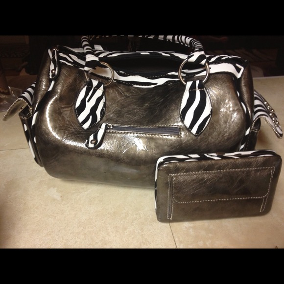 Bling purse and matching wallet! - Picture 2 of 2