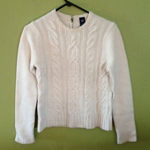 Gap sweater