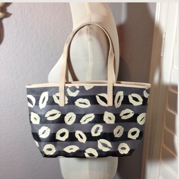 Marc by Marc Jacobs Handbags - ❌SOLD❌Marc by Marc Jacobs Eazy Tote