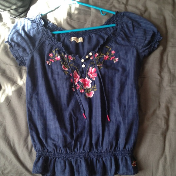 Hollister Tops - Hollister shirt!