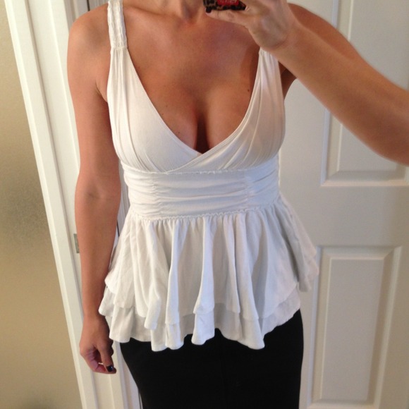 SOLD❗❗❗❗ Abercrombie & Fitch white cotton flared