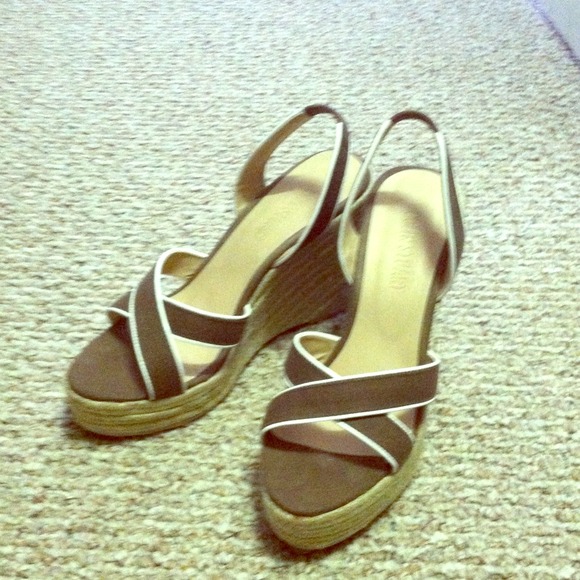 Brown espadrilles by Colin Stuart