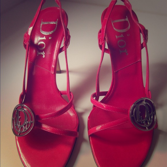 Dior fuchsia heels